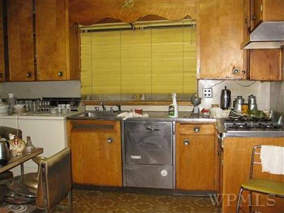 5th image of 265 E 207th St