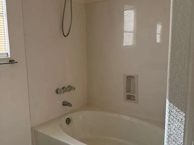 1181 W Chicago St — Photo 19