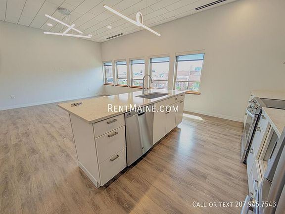 5th image of 99 Franklin St #203
