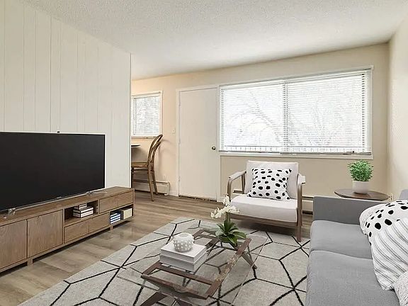 4th image of 11811 67th St NW #13