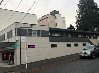 4210 SW Hinds St APT 2, Seattle, WA 98116