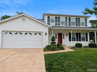 905 Lands End Cir, Saint Charles, MO 63304