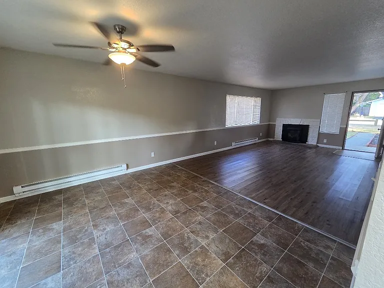 240 Breakwater Dr — Photo 3