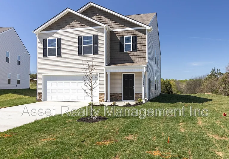 2063 Southwood Cir — Photo 5