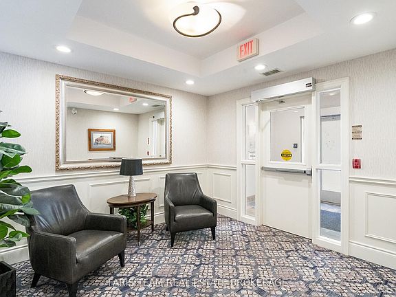 4th image of 200 Collier St Unit 101