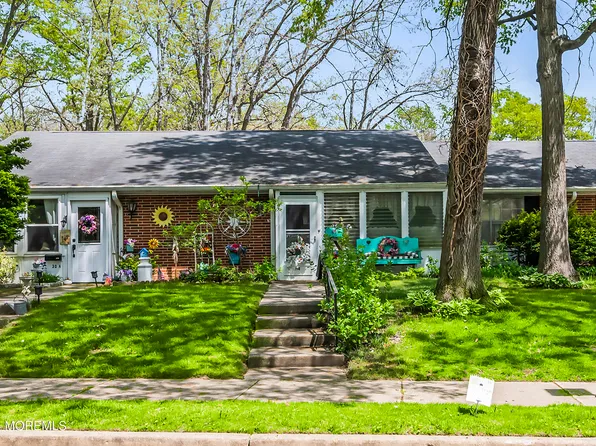 30 Cambridge Court #B, Lakewood, NJ 08701