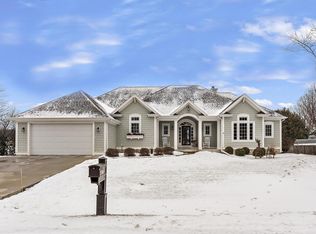 4675 N Friess Lake Dr, Hubertus, WI 53033