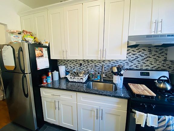 3rd image of 848 E 28th St APT B7
