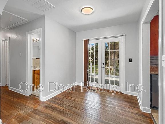 5th image of 703 Maupin Pl