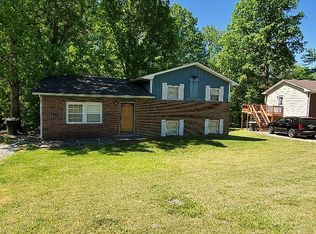 202 Woodland Dr, Eden, NC 27288