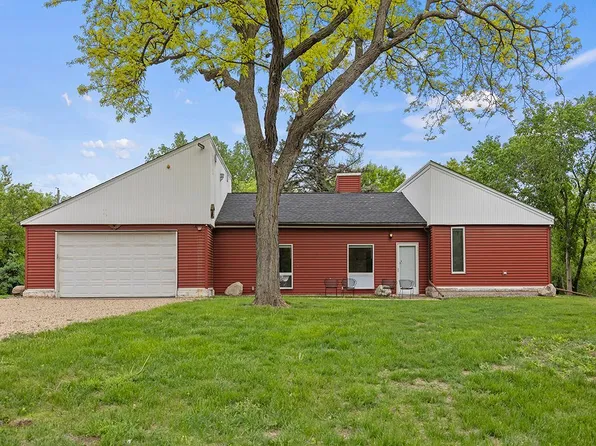 2595 Carver Ave E, Maplewood, MN 55119