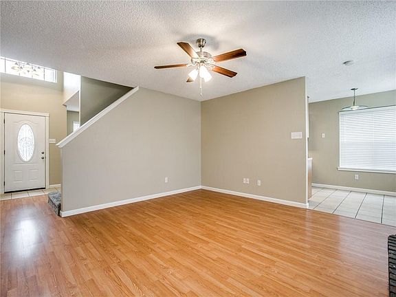 5th image of 2834 Briar Hill Dr