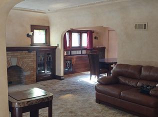 2357 N 67th St, Wauwatosa, WI 53213