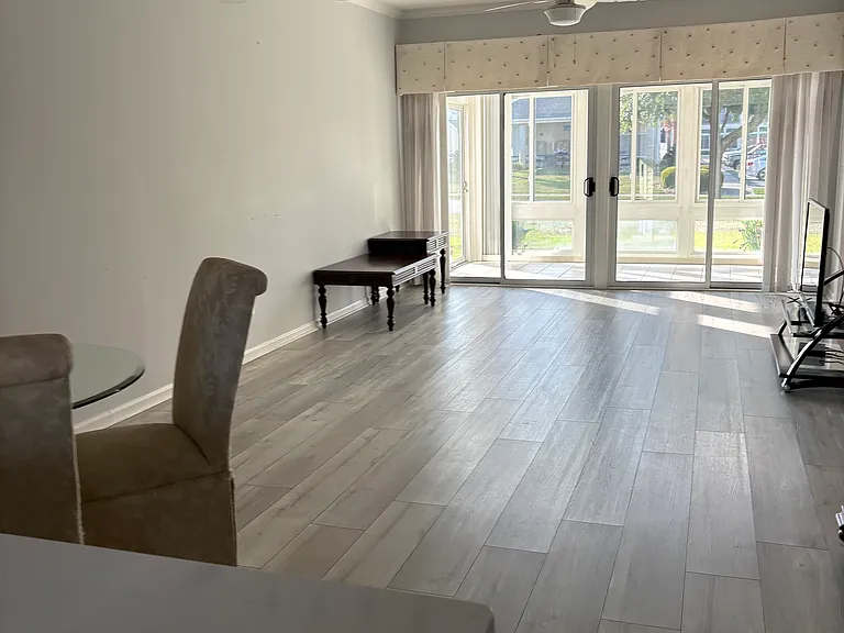 901 W Port Dr #18 — Photo 6