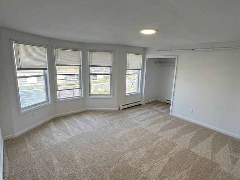 141 N Hamilton St #B — Photo 6
