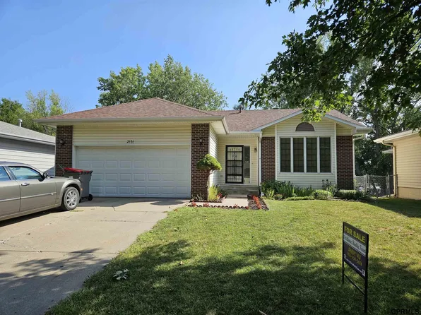 2131 W Millstone Rd, Lincoln, NE 68522