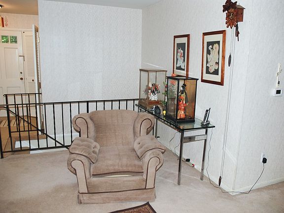 Entryway / Living Room