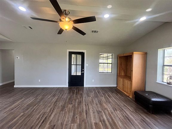 3rd image of 5610 Private Road 4015