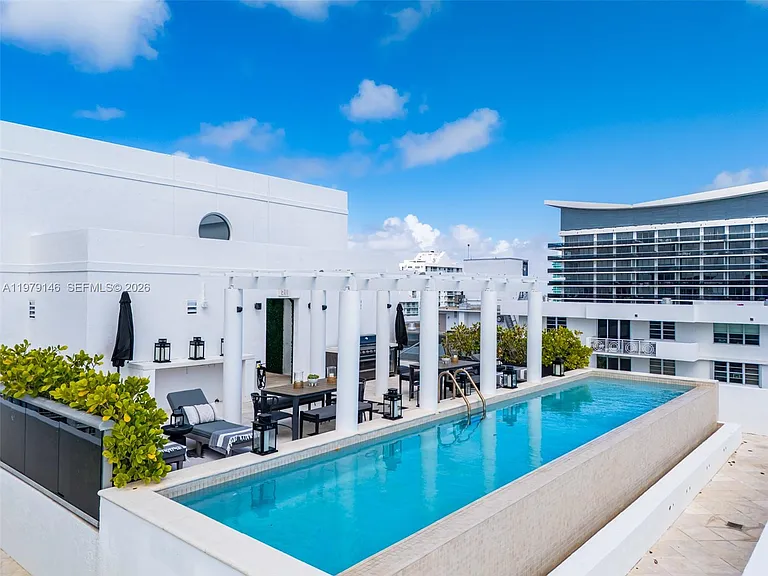 5801 Collins Ave #Penthouse 1600 — Photo 13