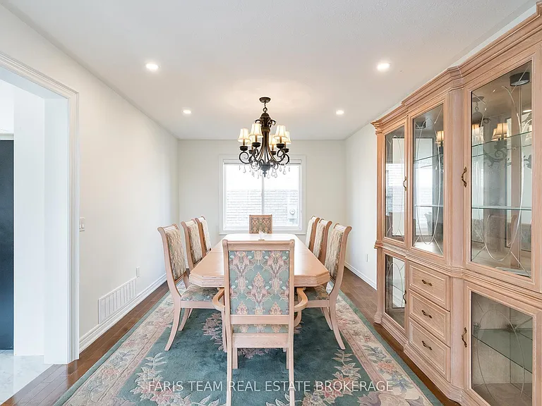 2 Vanessa Dr — Photo 8