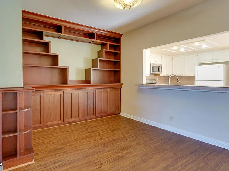 747 E California Blvd #4 — Photo 6
