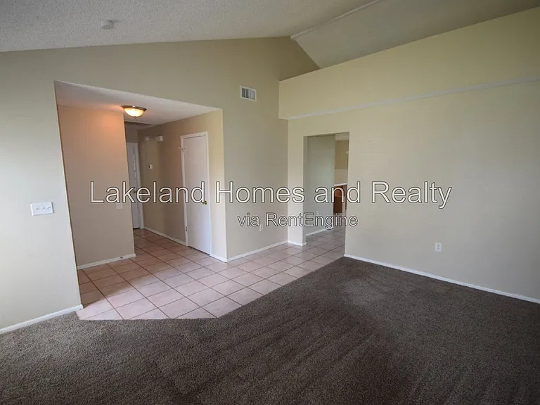 1204 Honeytree Ln W — Photo 49