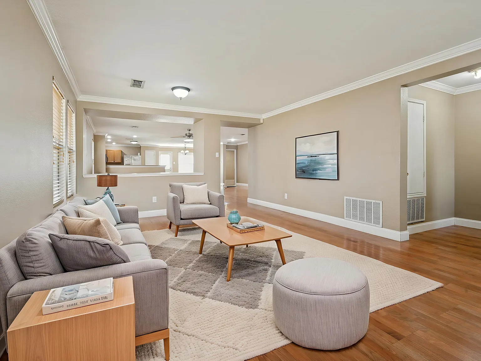 3 bed, 2068 sqft, $2,475 — Photo 3