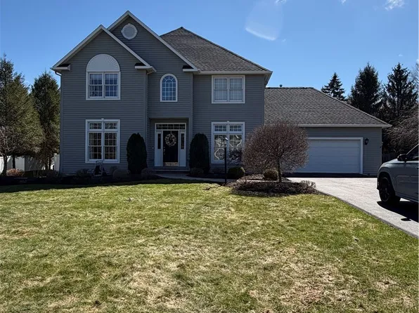 4776 Country Club Dr, Syracuse, NY 13215