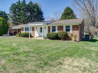 1704 Jackson Ter, Johnson City, TN 37604