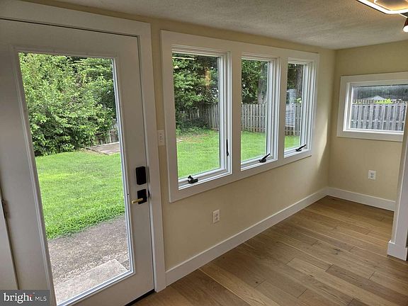 4th image of 2949 Rosemary Ln