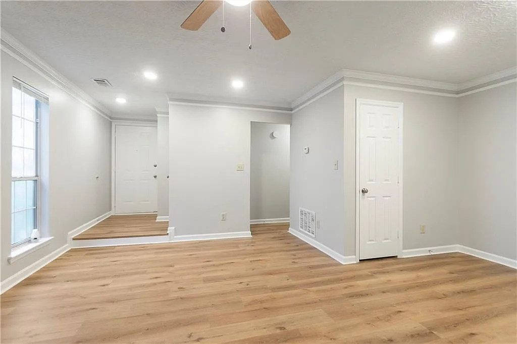 2 bed, 2.0 bath, 988 sqft, $1,600 — Photo 4