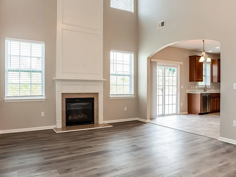 912 Old Forester Ln — Photo 4