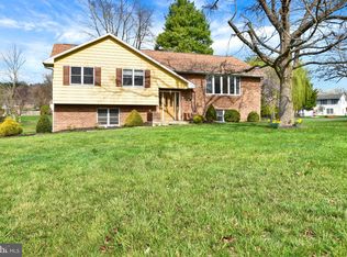 11829 Orchard Ln E, Waynesboro, PA 17268