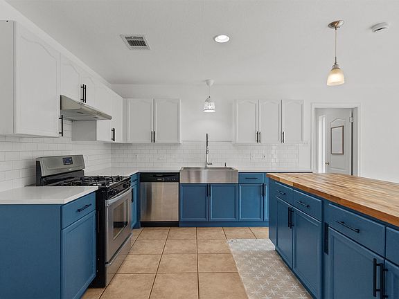 2nd image of 3744 Top Rock Ln