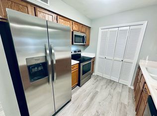 200 Autumn Dr APT 1A, Fairhope, AL 36532