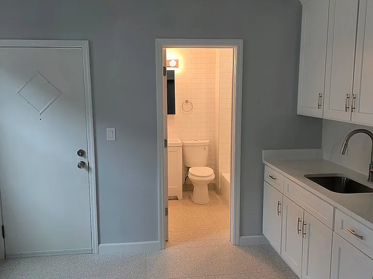 812-814 Bayway #2B — Photo 9