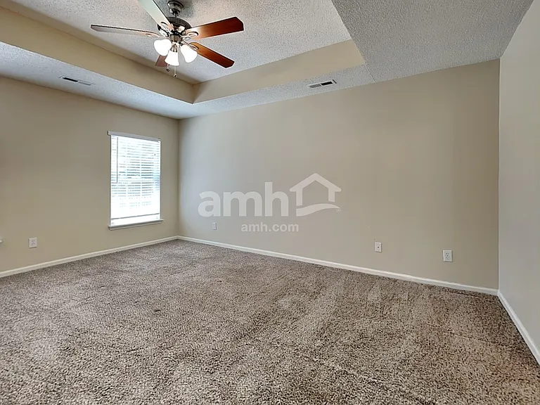 5013 Springdale Dr — Photo 10