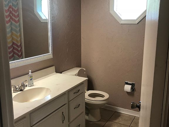5th image of 959 Roanoke Dr