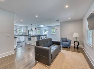 23 Squiretown Rd, Hampton Bays, NY 11946