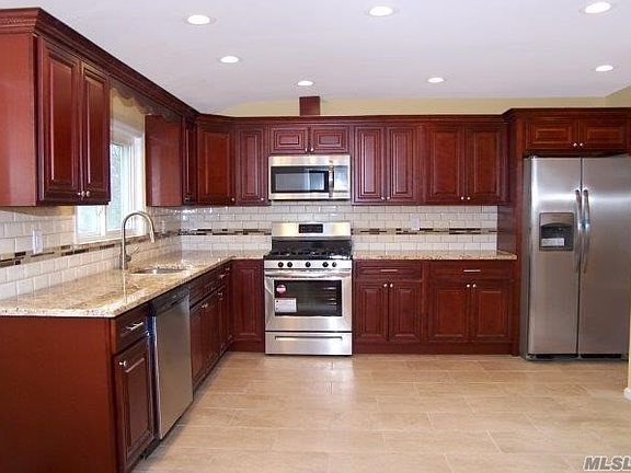 3rd image of 623 Freeman Ave