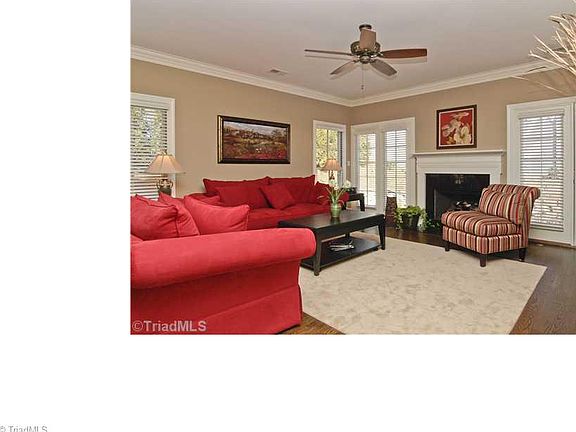4th image of 19 Near Blakeney Pl