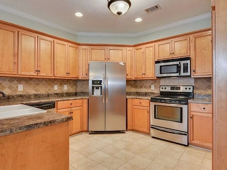 2513 Grier Cir — Photo 14