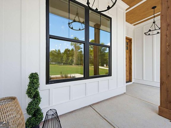 3rd image of 4825 Price Rd