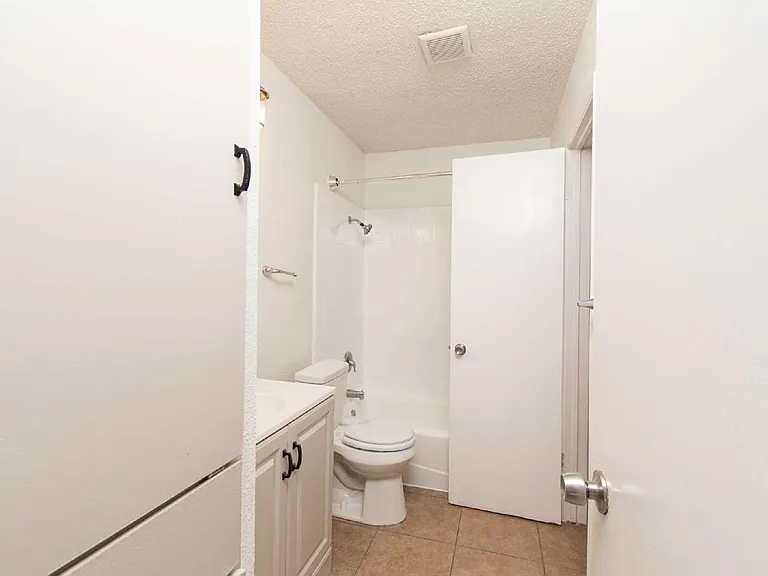 4405 Teri Rd #B — Photo 10
