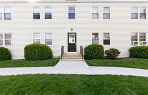1st image of 20 Tappan Landing #21a