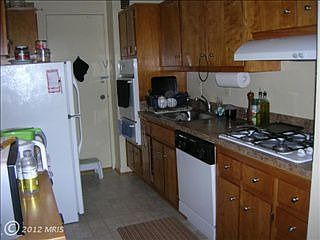 5th image of 10401 Grosvenor Pl APT 313