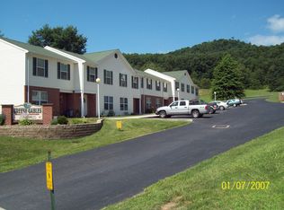 7047 Greene Gables Dr, Ridgeley, WV 26753