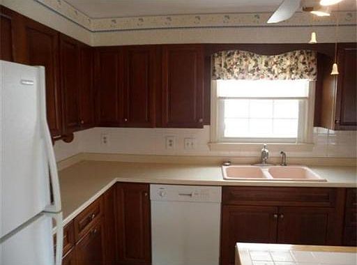 4th image of 62 Woodburn Dr