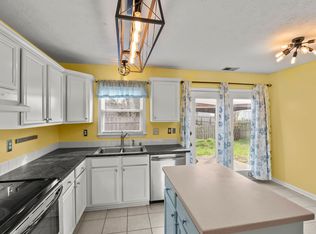 1160 Red Stone Dr, Lexington, KY 40509
