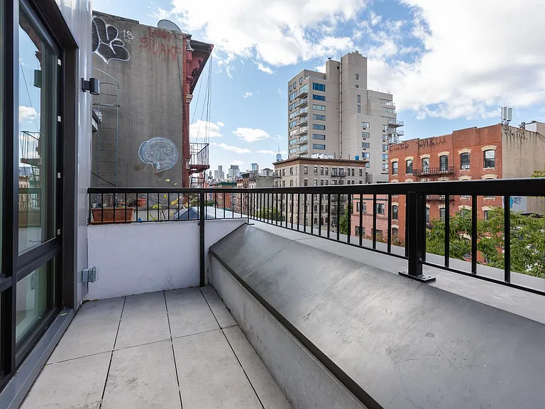 174 1st Ave #PH — Photo 4
